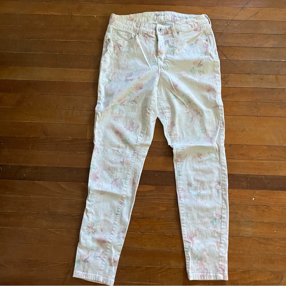 Style & Co. Cream Curvy Skinny Leg Pants White Floral